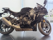 YAMAHA YZF-R1