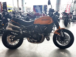 DUCATI Scrambler1100 TributePRO【認定中古】