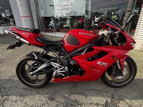 TRIUMPH Daytona675